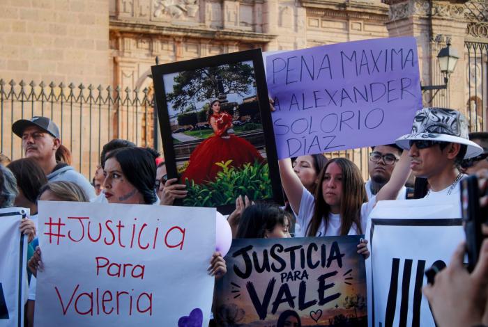#Video | Cientos marchan en Morelia para exigir justicia para Valeria y para mujeres desaparecidas en Michoacán