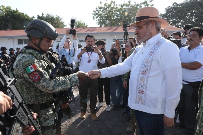  #Video | Gobernador Bedolla inaugura cuartel militar en el tianguis limonero de Apatzingán