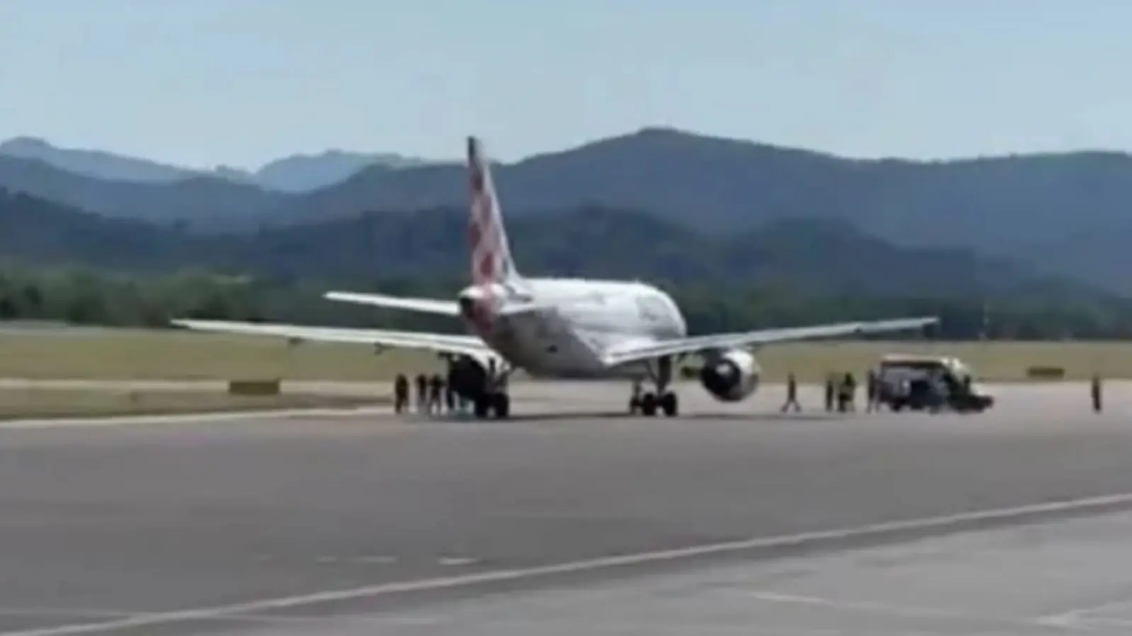 #Video: Hombre muere tras ser succionado por motor de avión