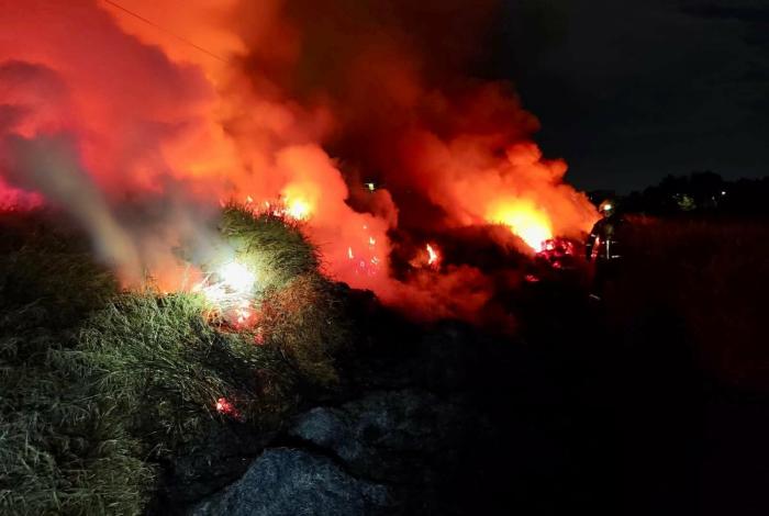 #Video | Incendio de pastizal genera densa humareda en Morelia