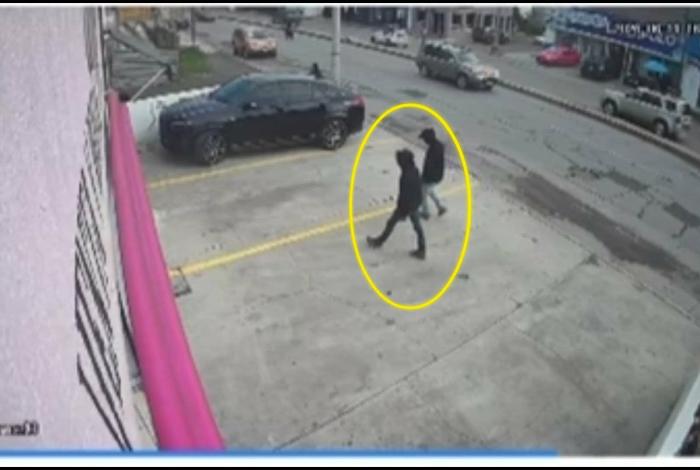 #Video | Recuperan en Indaparapeo camioneta Mercedes-Benz robada con violencia en Morelia
