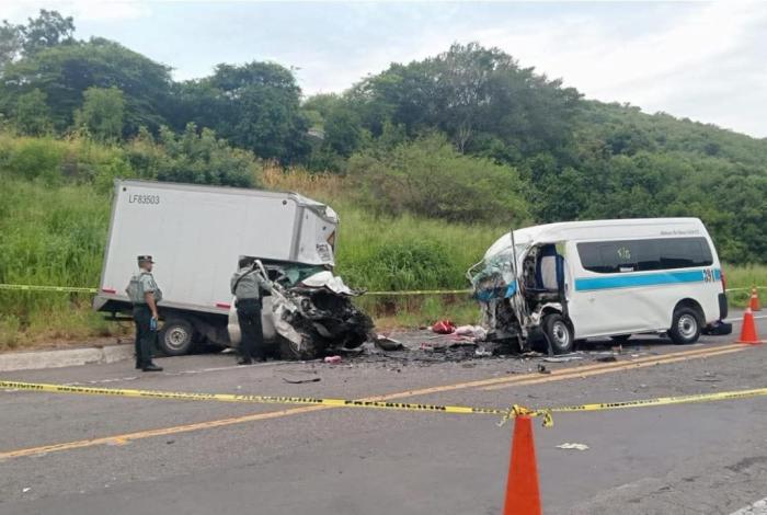 #Video #Seguimiento | Confirman cinco muertos y cuatro heridos tras brutal choque en la autopista Siglo XXI