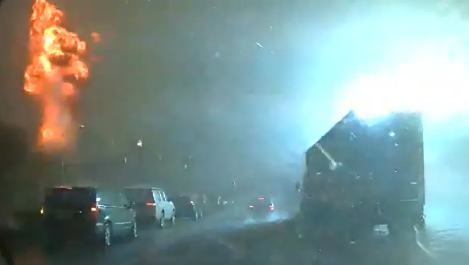 #Video: Transformador explotó luego de caerle un rayo en Carolina del Sur