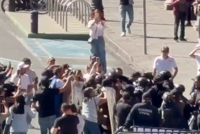 #Video | Tras agresión a periodista en la marcha de este sábado, la SSP anunció que separará a elemento policaco involucrado en los hechos