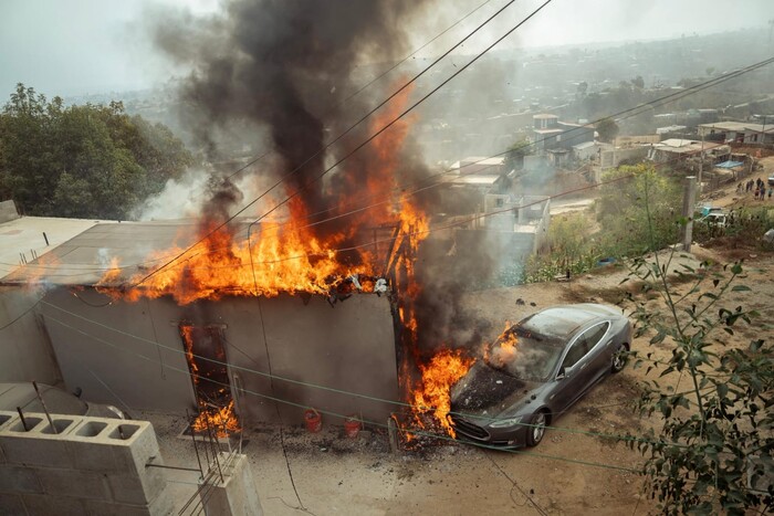  #Videos | Se quema casa en Tijuana, fue provocado por un Tesla