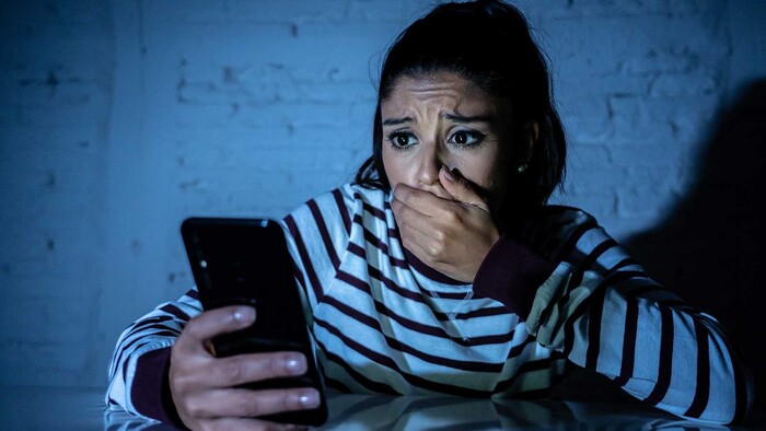 Violencia digital se denuncia poco, por cuestionamientos sociales