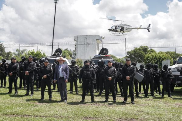 Visita Bedolla grupo élite de la SSP