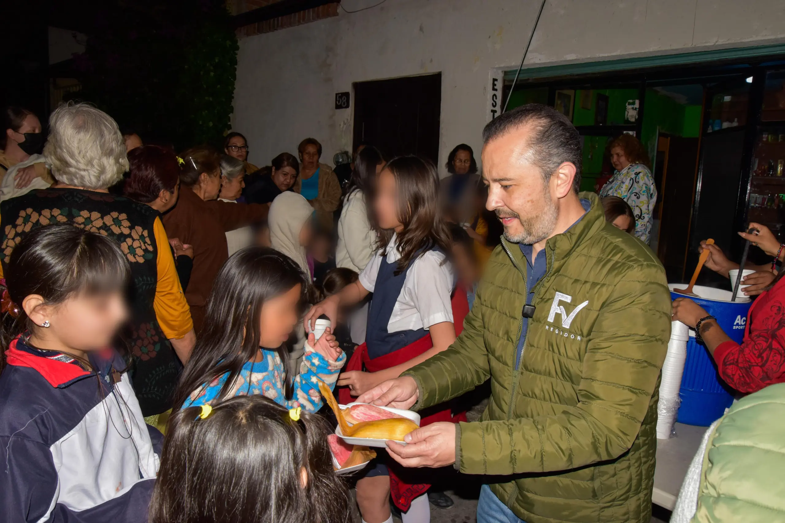 Visita Fausto Vallejo Mora la colonia Portales de Morelia