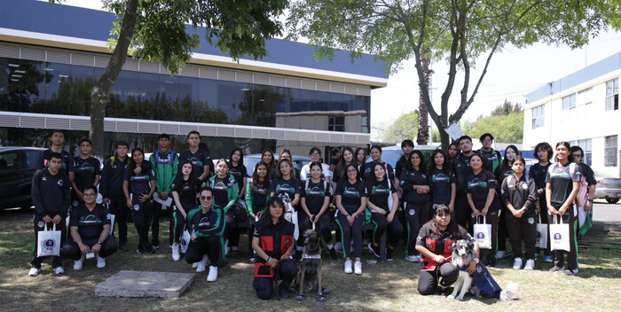 Visitan estudiantes de preparatoria Montrer,  las instalaciones de la Fiscalía General