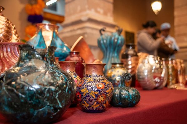 Vive la Noche de Muertos en los tianguis artesanales de Pátzcuaro y Capula