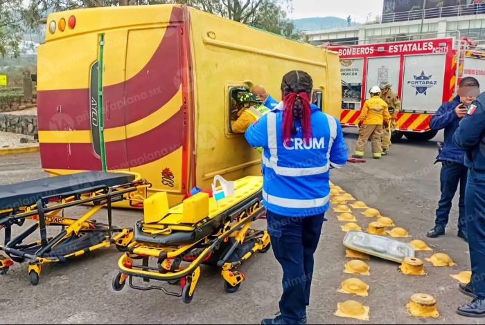 Volc4dura en glorieta de Tres Marías deja al menos 12 lesi0nados