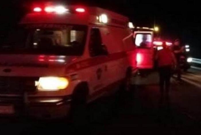 Volcadura en la Autopista de Occidente deja dos personas sin vida y dos lesionadas