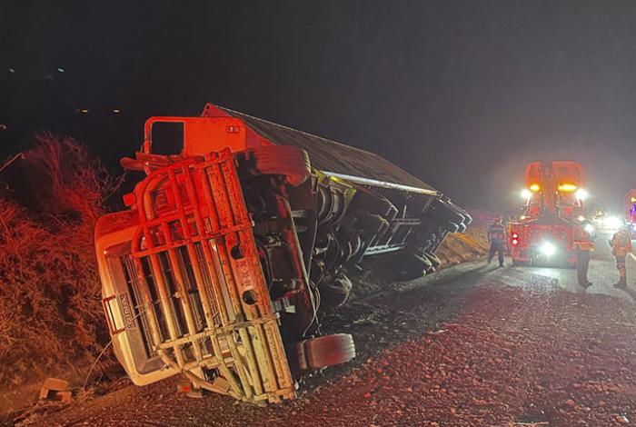  Volcadura en la Autopista Siglo XXI deja lesionados leves en Gabriel Zamora