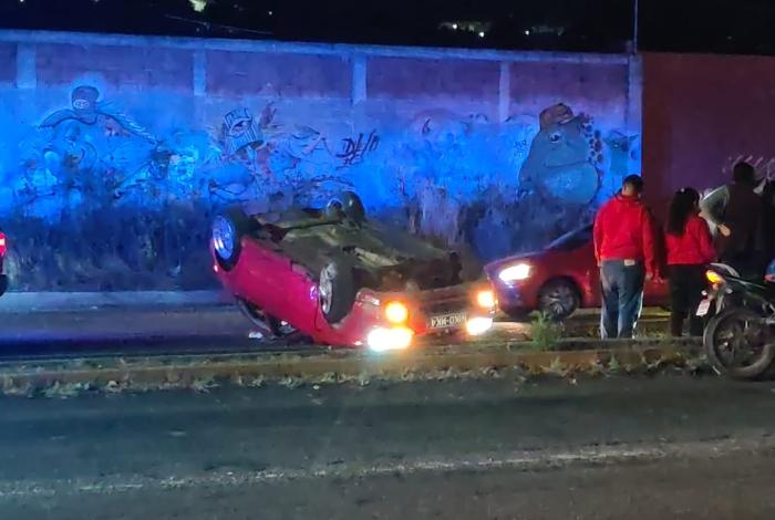 Volcadura sin lesionados, en la salida a Quiroga