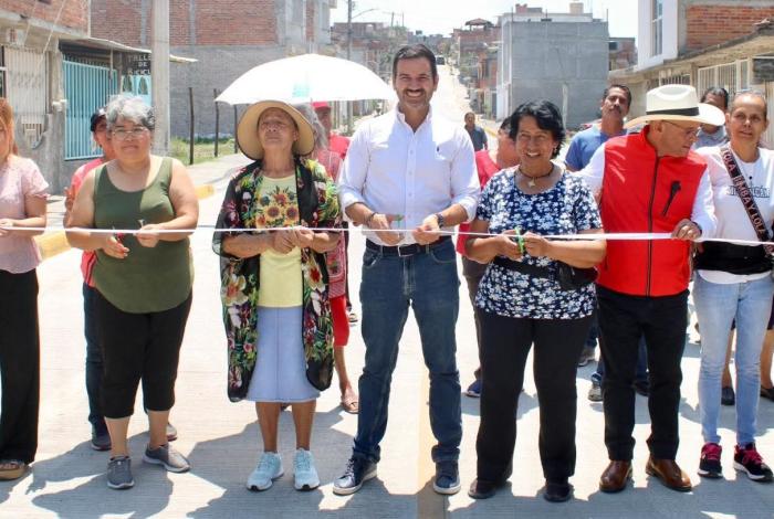 Yankel Benítez entrega calles a colonia 3 de Agosto