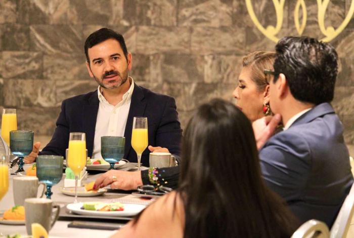 Yankel Benítez, hoteleros y empresarios afinan detalles de cara a celebración de Día de Muertos