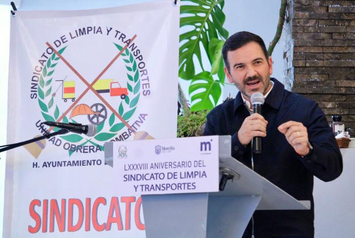 Yankel Benítez reconoce labor del Sindicato de Limpia en su 88 aniversario