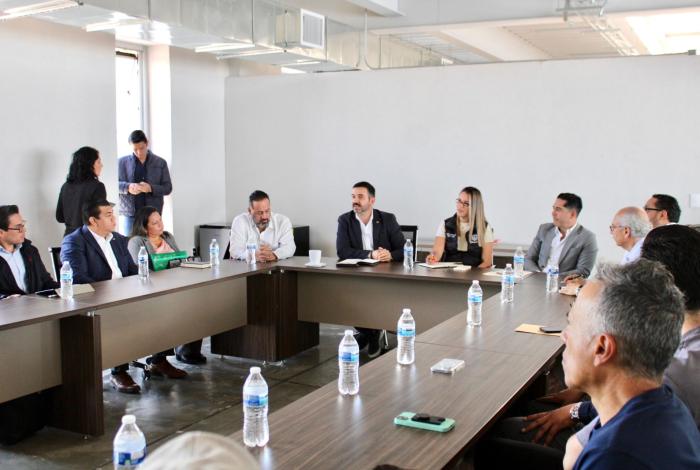 Yankel Benítez Silva fortalece vínculos con el sector de servicios de Morelia