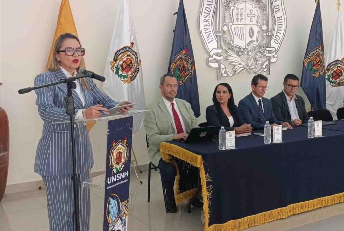 Yarabí Ávila arranca Diplomados en línea y Microcredenciales; 50 mil 950 registros, UMSNH duplica su matrícula