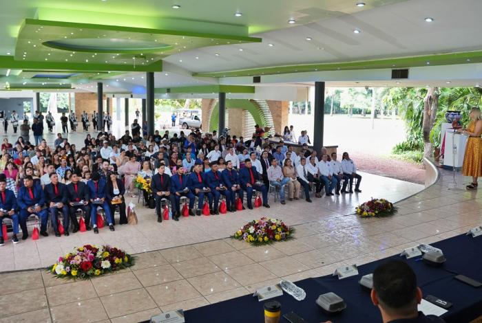Yarabí Ávila compromete impulsar a la Facultad de Ciencias Agropecuarias de Apatzingán