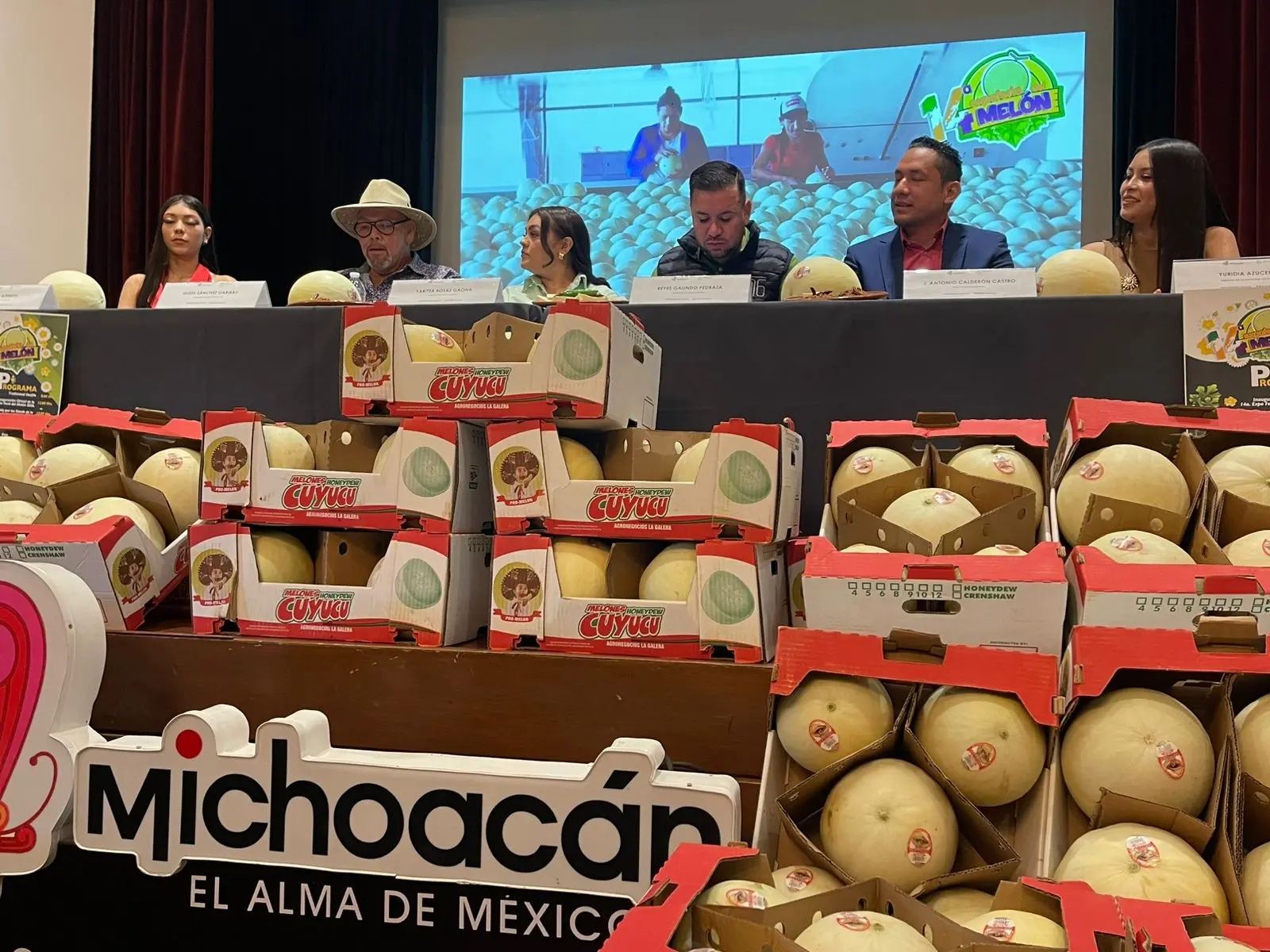 Zicuirán se alista para su “14a Expoferia del Melón”